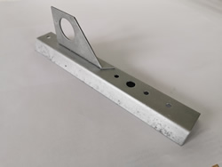 1841 Schneeschutz Trapez zum Nieten 25mm